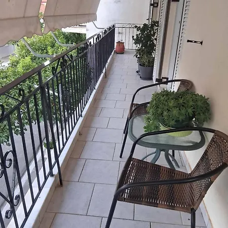 Bright Seaside Apartment, Itea