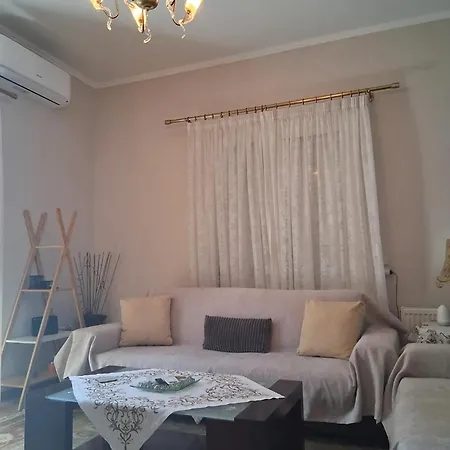 Semesterbostad Bright Seaside Apartment, Itea