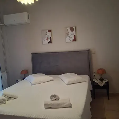 Bright Seaside Apartment, Itea